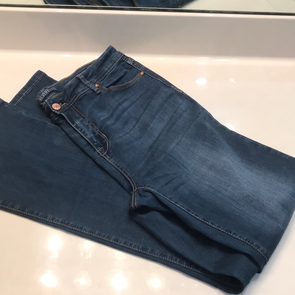 Revery Jeans. Size 29. Great condition .